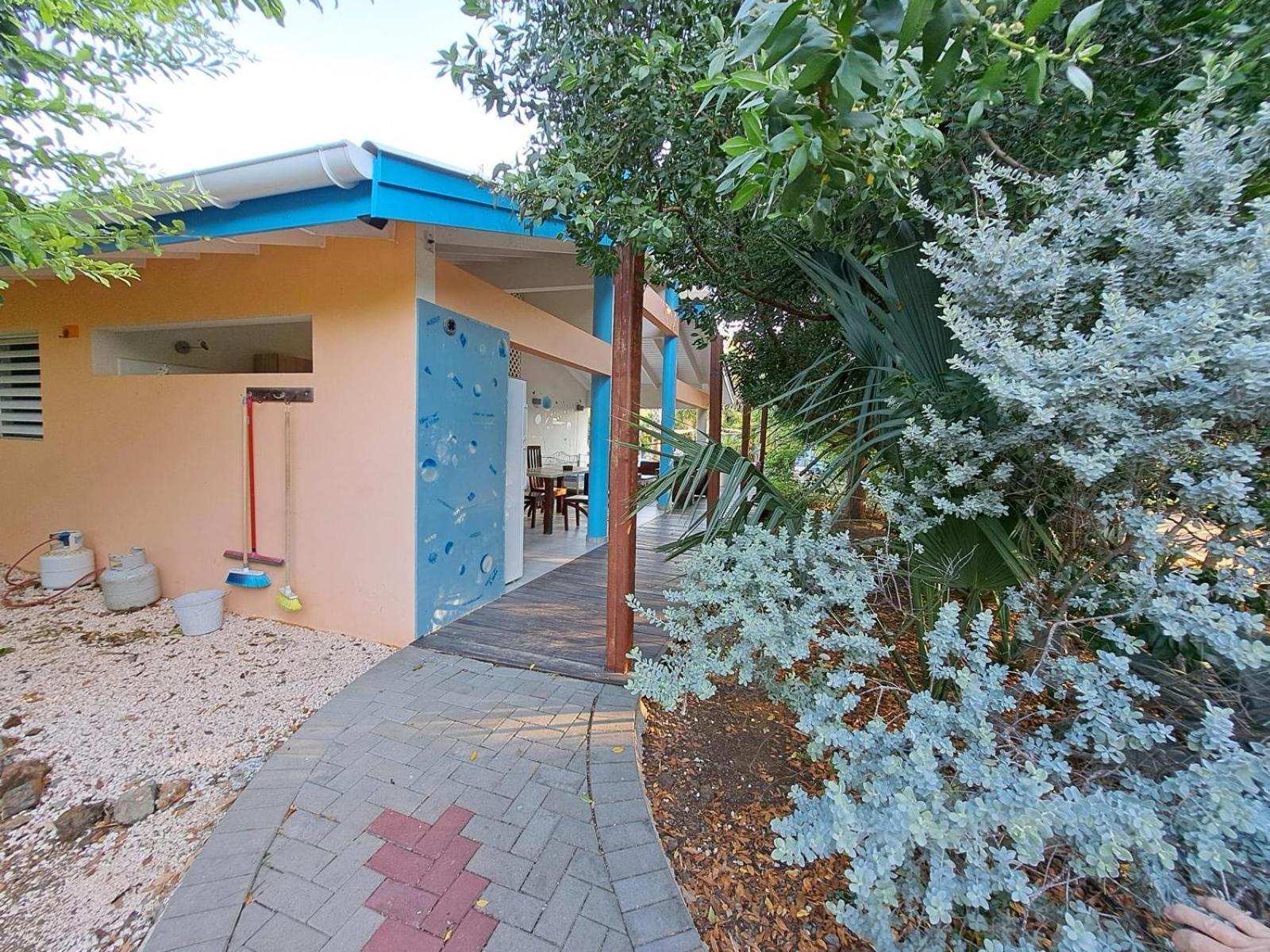 Don Genaro Apartments Barber エクステリア 写真